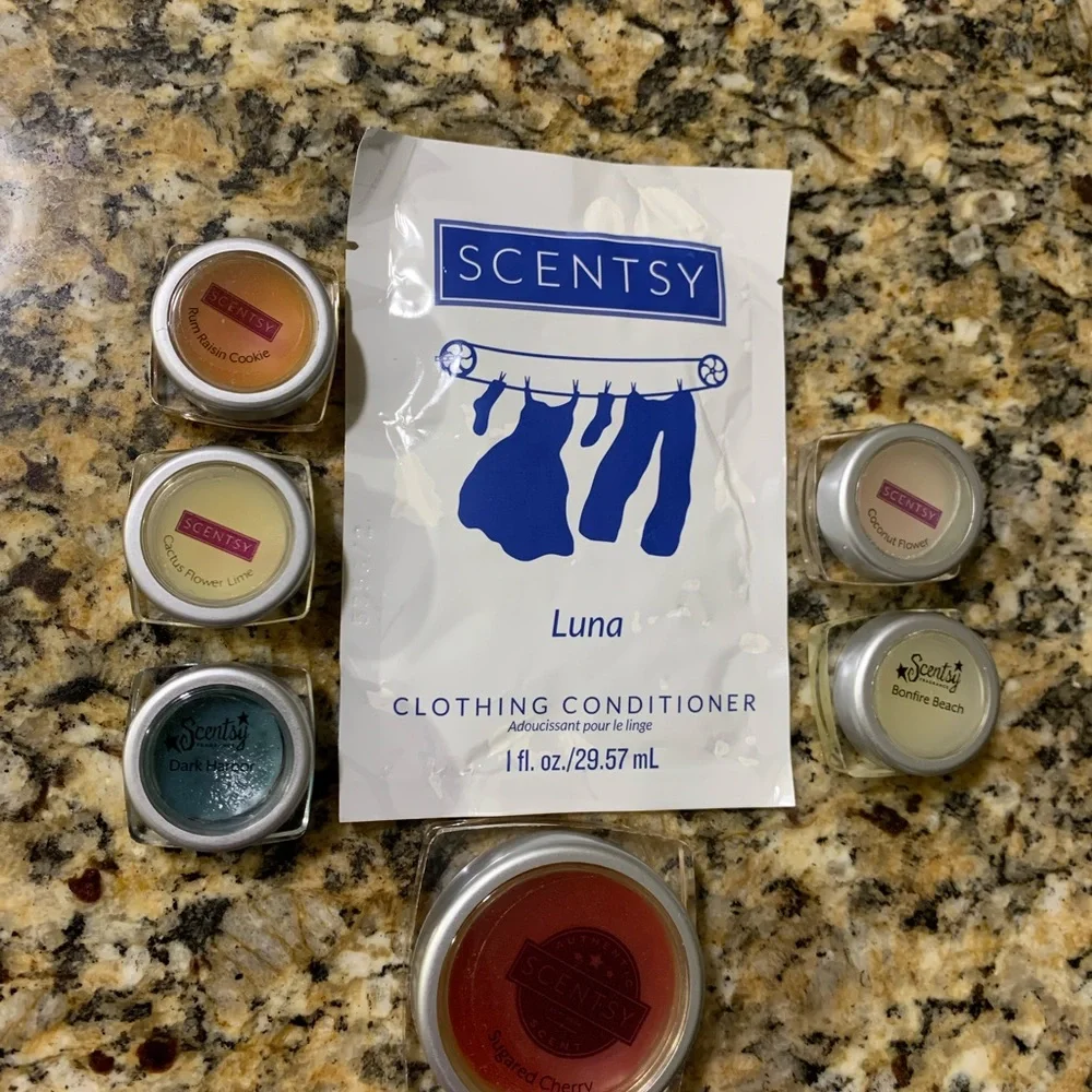 Scentsy Luna Clothing Conditioner and Wax Melts Set - Picture 1 of 9